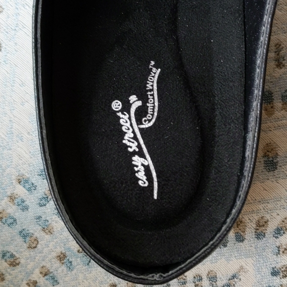 Easy Street Comfort Wave Columbus Perforated Cut Out Shoes 8M Black - Picture 3 of 16